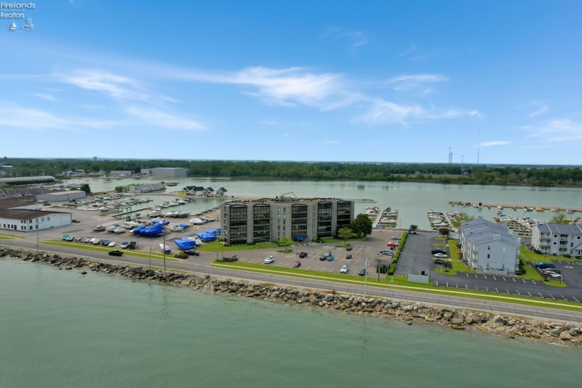 711 Lakeshore Drive, Port Clinton, 43452, 1 Bedroom Bedrooms, ,1 BathroomBathrooms,Residential,For Sale,Lakeshore,20262401