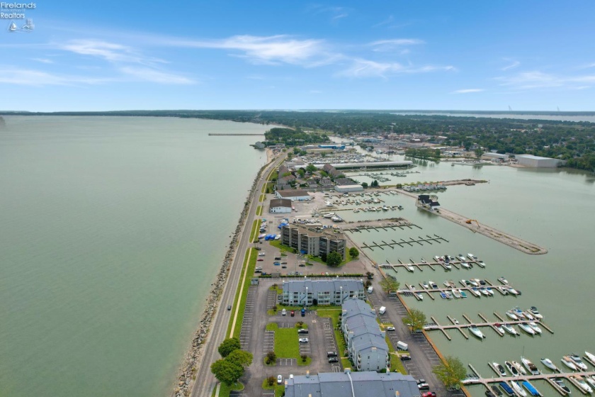 711 Lakeshore Drive, Port Clinton, 43452, 1 Bedroom Bedrooms, ,1 BathroomBathrooms,Residential,For Sale,Lakeshore,20262401