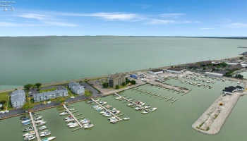 711 Lakeshore Drive, Port Clinton, 43452, 1 Bedroom Bedrooms, ,1 BathroomBathrooms,Residential,For Sale,Lakeshore,20262401