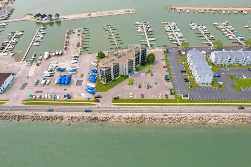 711 Lakeshore Drive, Port Clinton, 43452, 1 Bedroom Bedrooms, ,1 BathroomBathrooms,Residential,For Sale,Lakeshore,20262401