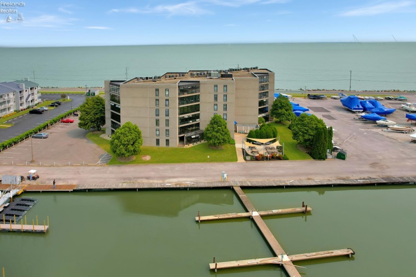 711 Lakeshore Drive, Port Clinton, 43452, 1 Bedroom Bedrooms, ,1 BathroomBathrooms,Residential,For Sale,Lakeshore,20262401