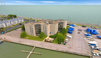 711 Lakeshore Drive, Port Clinton, 43452, 1 Bedroom Bedrooms, ,1 BathroomBathrooms,Residential,For Sale,Lakeshore,20262401