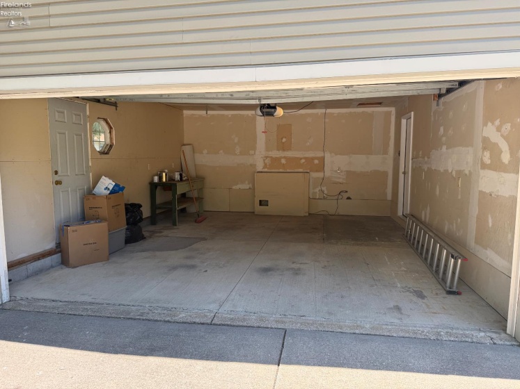 5028 Oakview Drive, Vermilion, 44089, 3 Bedrooms Bedrooms, ,2 BathroomsBathrooms,Residential,For Sale,Oakview,20262417