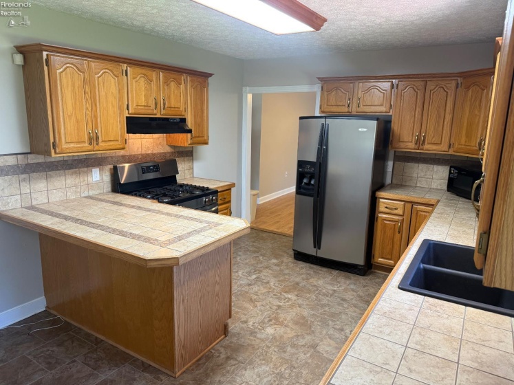 5028 Oakview Drive, Vermilion, 44089, 3 Bedrooms Bedrooms, ,2 BathroomsBathrooms,Residential,For Sale,Oakview,20262417