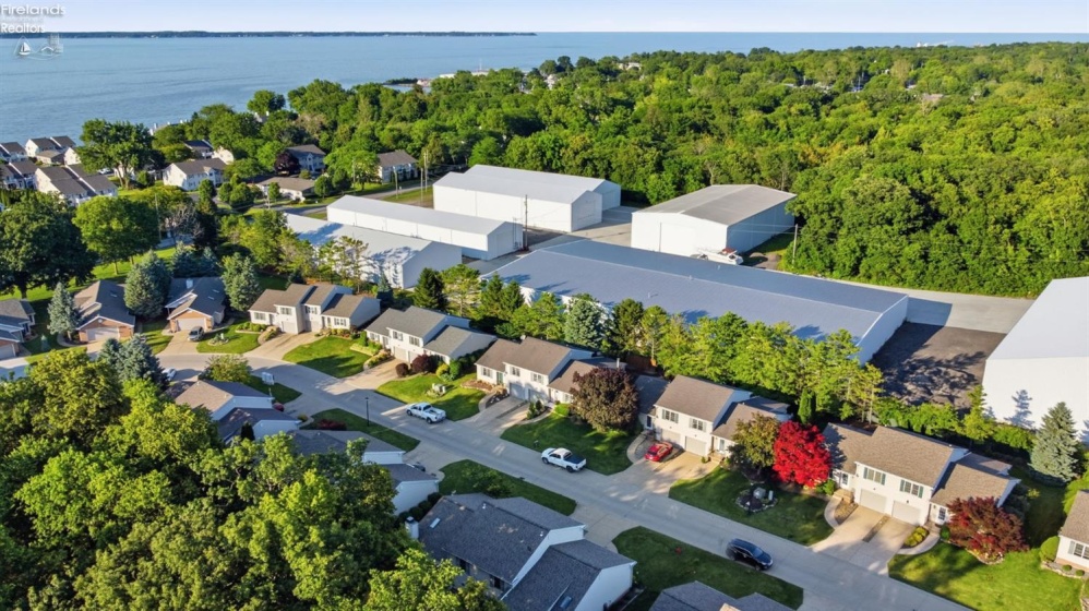 377 Lighthouse, Marblehead, 43440, 2 Bedrooms Bedrooms, ,2 BathroomsBathrooms,Residential,For Sale,Lighthouse,20262412