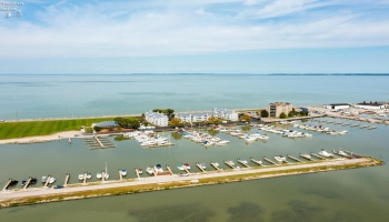 176 Clinton Reef Drive, Port Clinton, 43452, 2 Bedrooms Bedrooms, ,1 BathroomBathrooms,Residential,For Sale,Clinton Reef,20262405