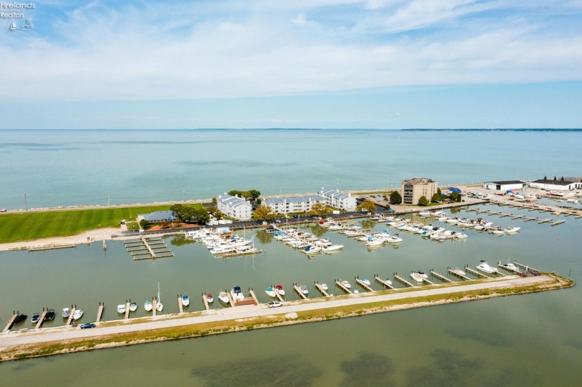 176 Clinton Reef Drive, Port Clinton, 43452, 2 Bedrooms Bedrooms, ,1 BathroomBathrooms,Residential,For Sale,Clinton Reef,20262405