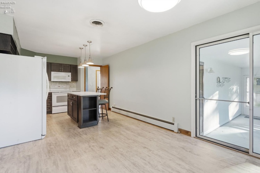 111 10th Street, Port Clinton, 43452, 3 Bedrooms Bedrooms, ,2 BathroomsBathrooms,Residential,For Sale,10th,20262418
