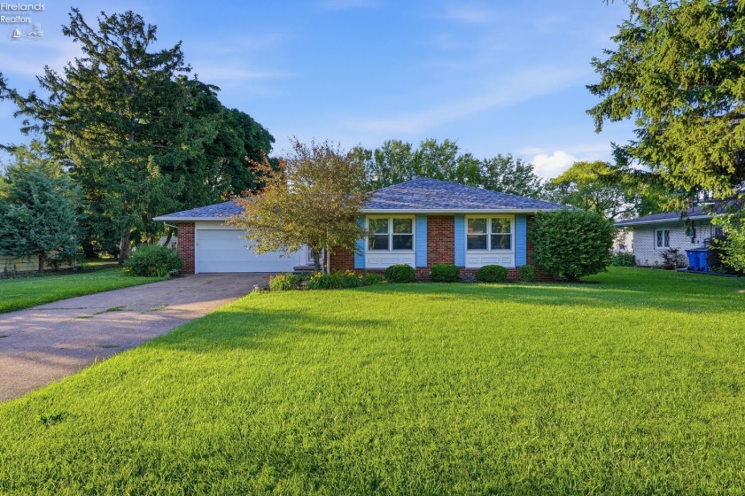 111 10th Street, Port Clinton, 43452, 3 Bedrooms Bedrooms, ,2 BathroomsBathrooms,Residential,For Sale,10th,20262418