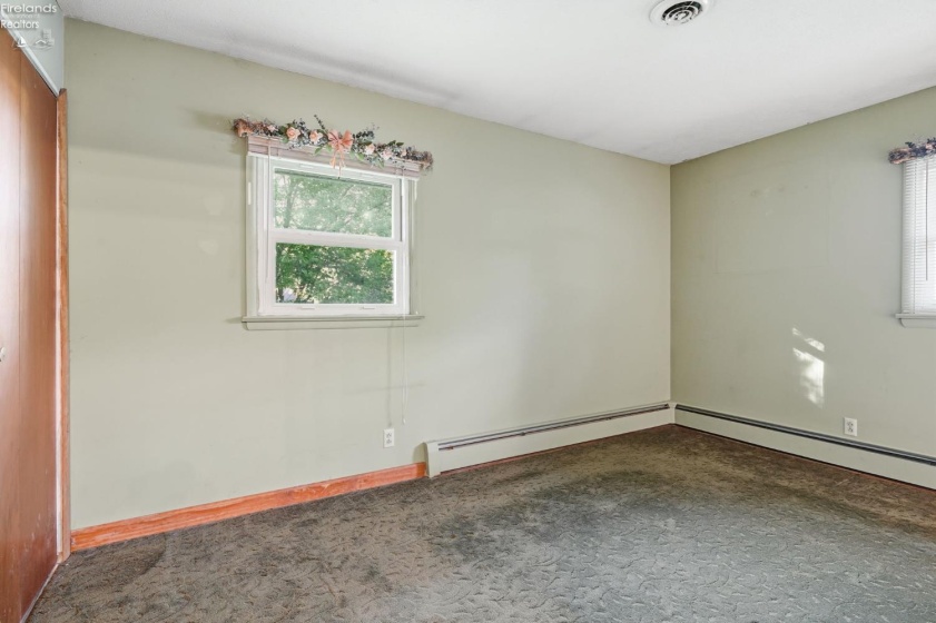 111 10th Street, Port Clinton, 43452, 3 Bedrooms Bedrooms, ,2 BathroomsBathrooms,Residential,For Sale,10th,20262418