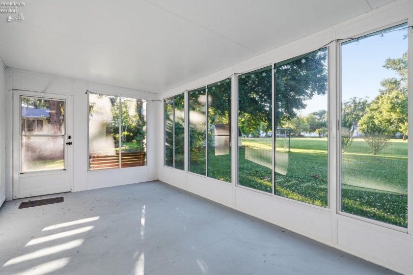 111 10th Street, Port Clinton, 43452, 3 Bedrooms Bedrooms, ,2 BathroomsBathrooms,Residential,For Sale,10th,20262418
