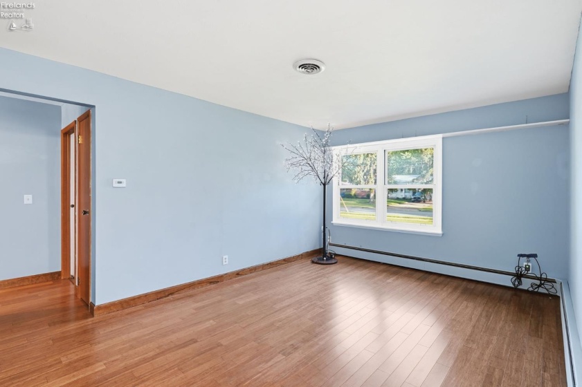 111 10th Street, Port Clinton, 43452, 3 Bedrooms Bedrooms, ,2 BathroomsBathrooms,Residential,For Sale,10th,20262418