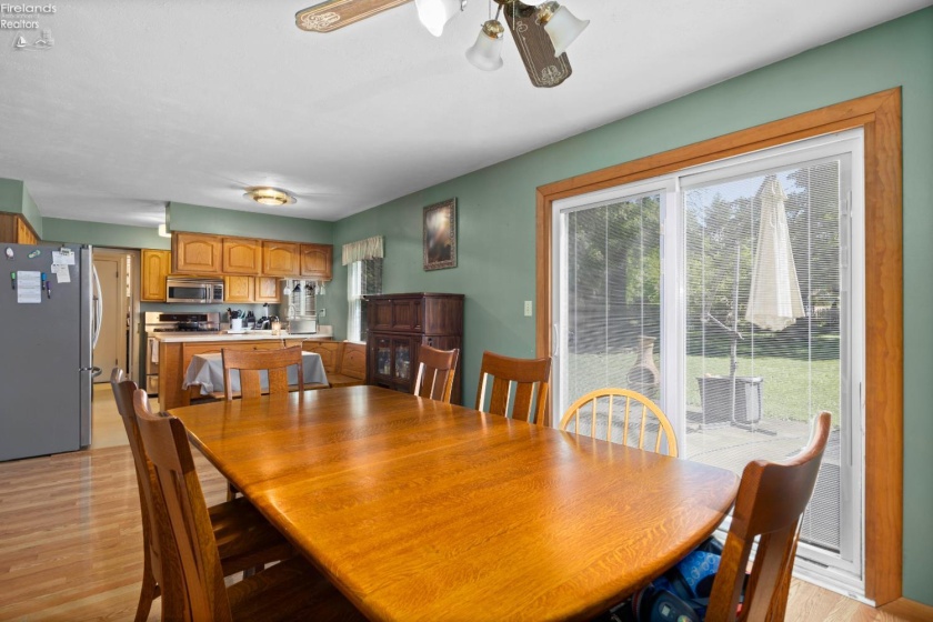 26043 Redwood Dr, Olmsted Falls, 44138, 4 Bedrooms Bedrooms, ,2 BathroomsBathrooms,Residential,For Sale,Redwood Dr,20262409