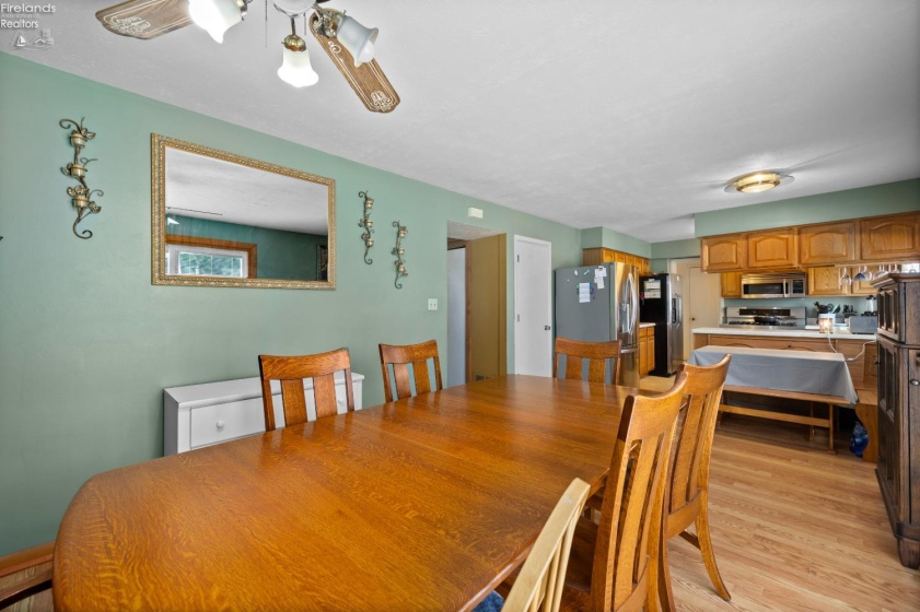 26043 Redwood Dr, Olmsted Falls, 44138, 4 Bedrooms Bedrooms, ,2 BathroomsBathrooms,Residential,For Sale,Redwood Dr,20262409