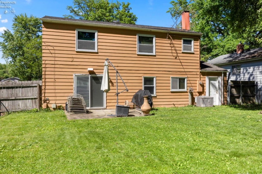 26043 Redwood Dr, Olmsted Falls, 44138, 4 Bedrooms Bedrooms, ,2 BathroomsBathrooms,Residential,For Sale,Redwood Dr,20262409