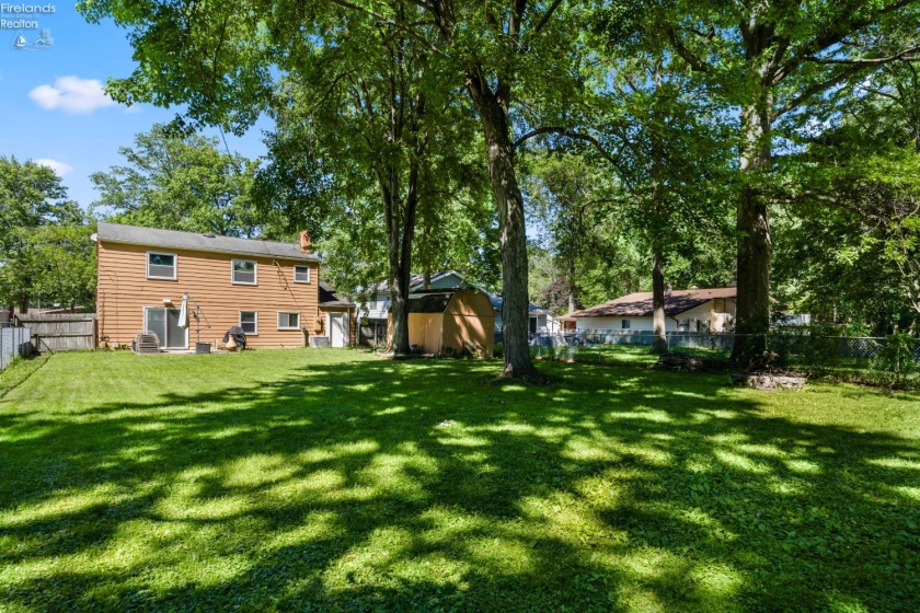 26043 Redwood Dr, Olmsted Falls, 44138, 4 Bedrooms Bedrooms, ,2 BathroomsBathrooms,Residential,For Sale,Redwood Dr,20262409