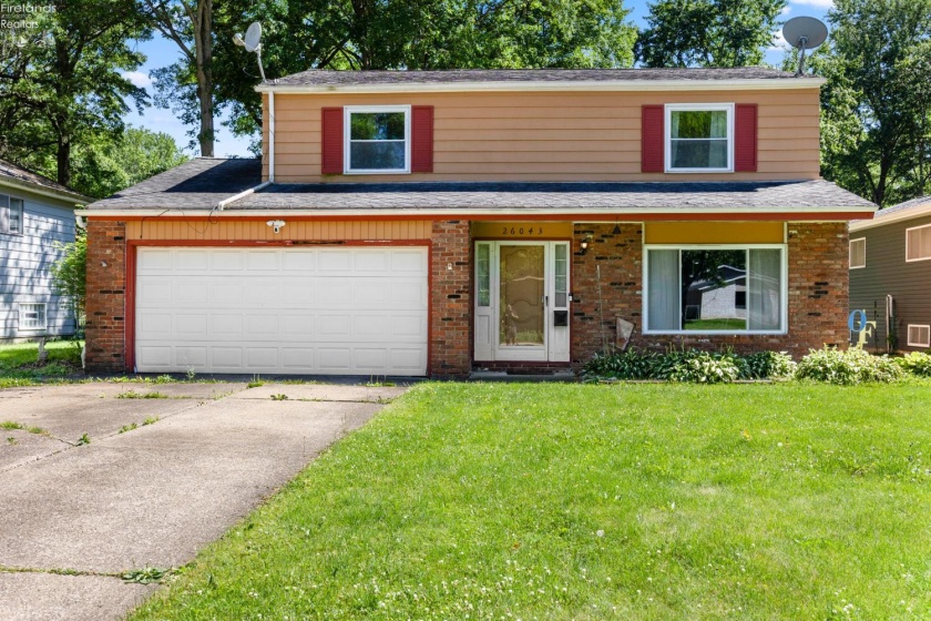26043 Redwood Dr, Olmsted Falls, 44138, 4 Bedrooms Bedrooms, ,2 BathroomsBathrooms,Residential,For Sale,Redwood Dr,20262409