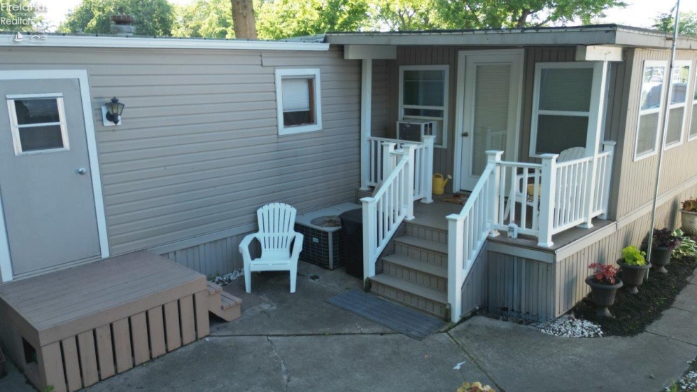 2175 Catawba Road, Port Clinton, 43452, 2 Bedrooms Bedrooms, ,1 BathroomBathrooms,Residential,For Sale,Catawba,20262414