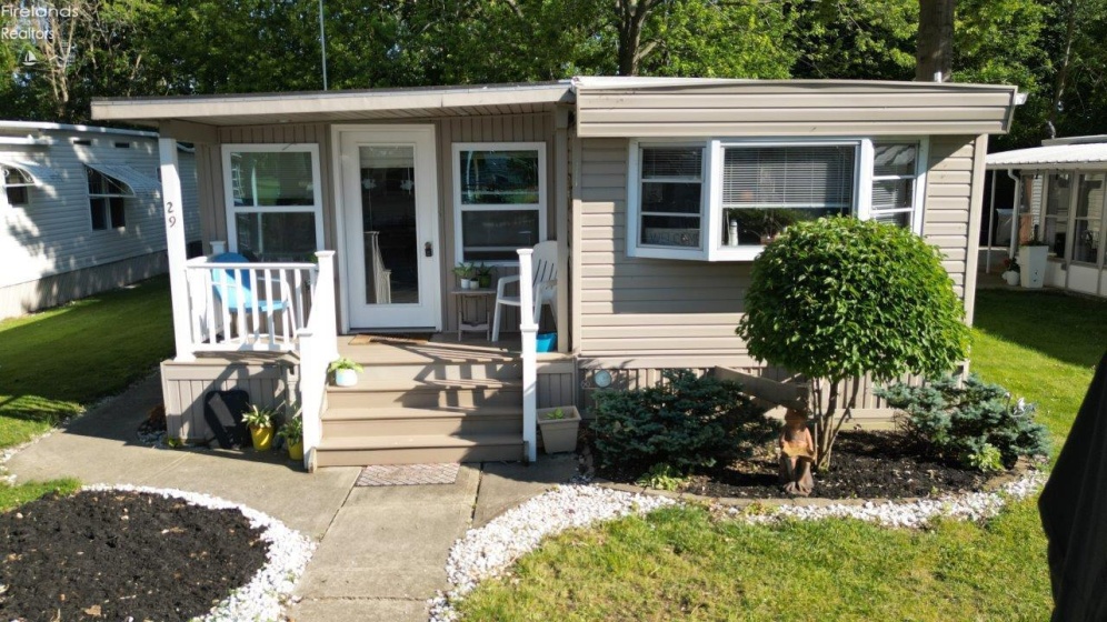 2175 Catawba Road, Port Clinton, 43452, 2 Bedrooms Bedrooms, ,1 BathroomBathrooms,Residential,For Sale,Catawba,20262414