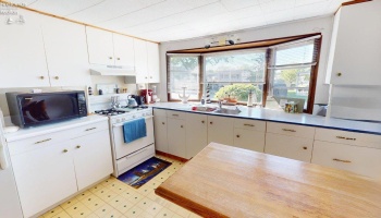 2175 Catawba Road, Port Clinton, 43452, 2 Bedrooms Bedrooms, ,1 BathroomBathrooms,Residential,For Sale,Catawba,20262414