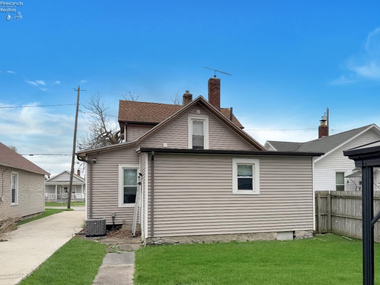 615 Neil Street, Sandusky, 44870, 4 Bedrooms Bedrooms, ,2 BathroomsBathrooms,Residential,For Sale,Neil,20262433