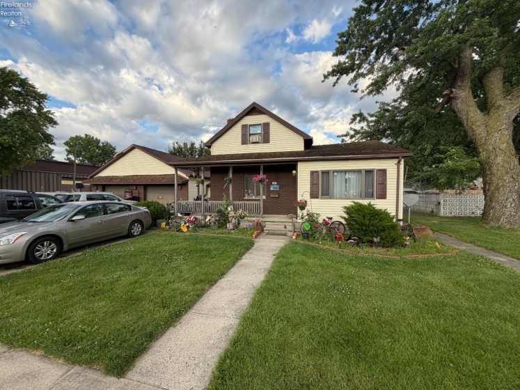207 Woodbine Street, Willard, 44890, 3 Bedrooms Bedrooms, ,3 BathroomsBathrooms,Residential,For Sale,Woodbine,20262445