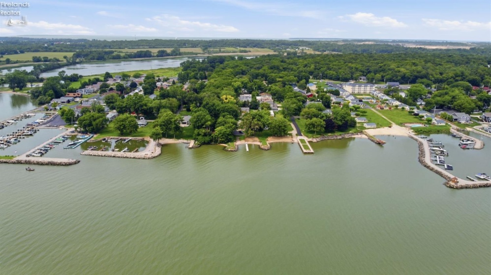 2327 Oak Knoll Drive, Marblehead, 43440, 3 Bedrooms Bedrooms, ,2 BathroomsBathrooms,Residential,For Sale,Oak Knoll,20262397