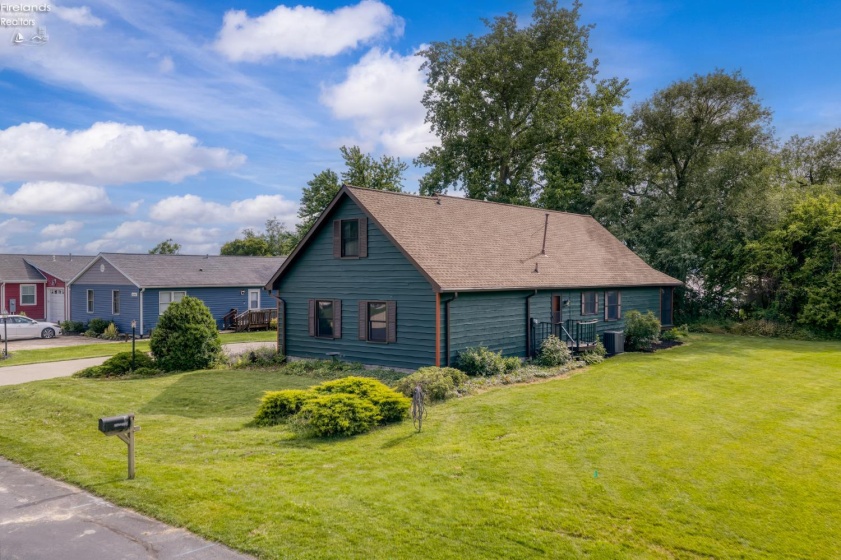2350 s commodore Court, Marblehead, 43440, 4 Bedrooms Bedrooms, ,3 BathroomsBathrooms,Residential,For Sale,s commodore,20262415