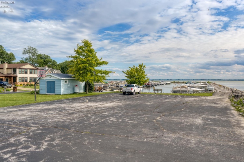 2350 s commodore Court, Marblehead, 43440, 4 Bedrooms Bedrooms, ,3 BathroomsBathrooms,Residential,For Sale,s commodore,20262415