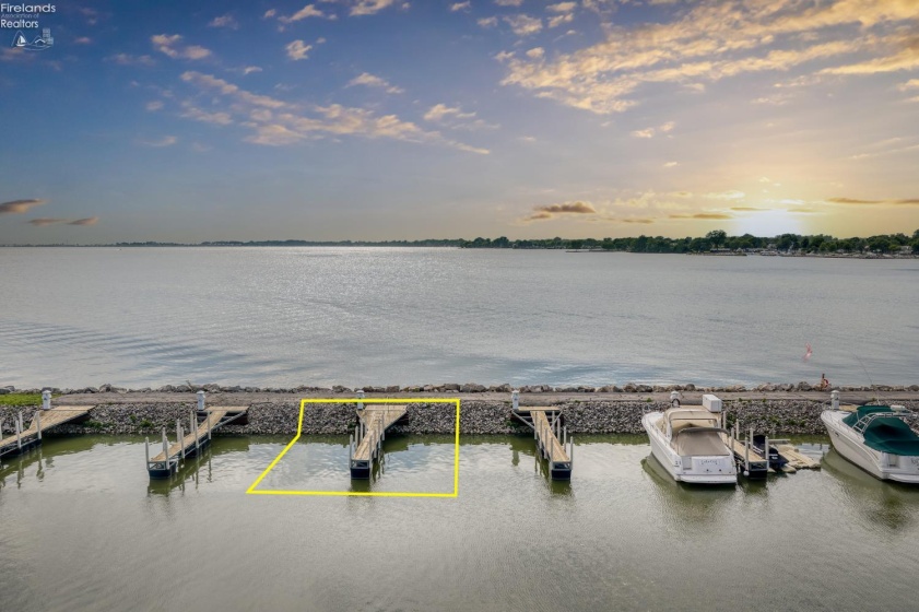 2350 s commodore Court, Marblehead, 43440, 4 Bedrooms Bedrooms, ,3 BathroomsBathrooms,Residential,For Sale,s commodore,20262415