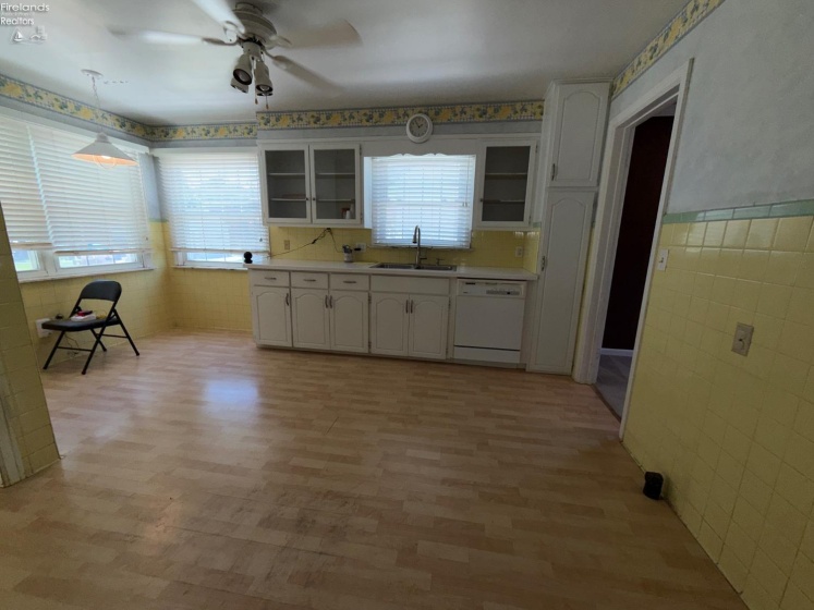 214 48th Street, Sandusky, 44870, 3 Bedrooms Bedrooms, ,2 BathroomsBathrooms,Residential,For Sale,48th,20262439