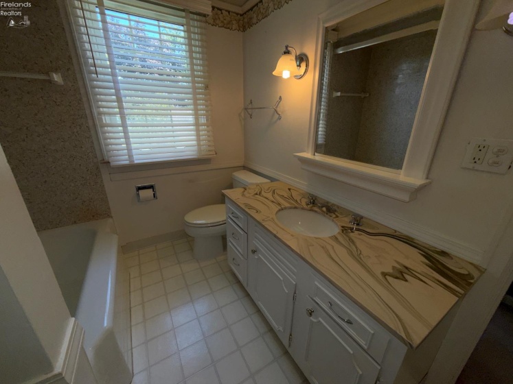 214 48th Street, Sandusky, 44870, 3 Bedrooms Bedrooms, ,2 BathroomsBathrooms,Residential,For Sale,48th,20262439