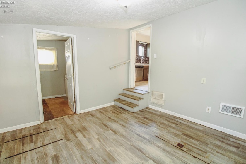 609 Monroe Street, Sandusky, 44870, 2 Bedrooms Bedrooms, ,2 BathroomsBathrooms,Residential,For Sale,Monroe,20262431