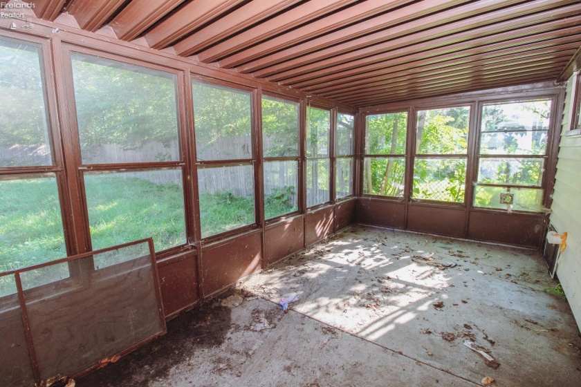 609 Monroe Street, Sandusky, 44870, 2 Bedrooms Bedrooms, ,2 BathroomsBathrooms,Residential,For Sale,Monroe,20262431