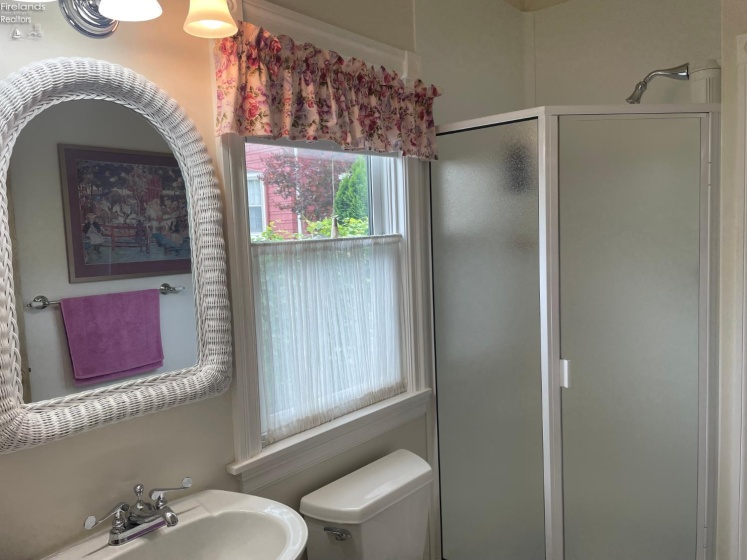 605 Elm Avenue, Lakeside, 43440, 3 Bedrooms Bedrooms, ,2 BathroomsBathrooms,Residential,For Sale,Elm,20262406