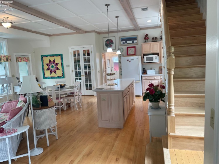 605 Elm Avenue, Lakeside, 43440, 3 Bedrooms Bedrooms, ,2 BathroomsBathrooms,Residential,For Sale,Elm,20262406