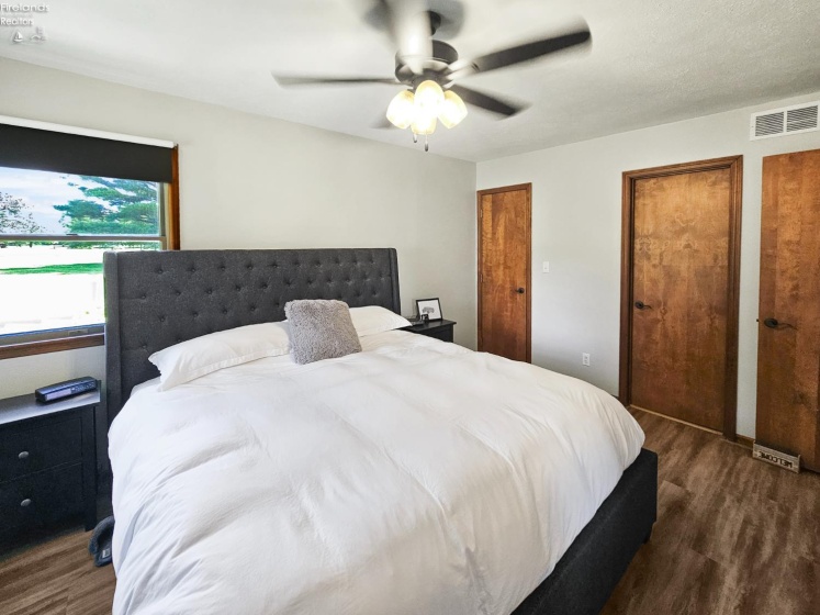 1909 South Main St., Clyde, 43410, 2 Bedrooms Bedrooms, ,2 BathroomsBathrooms,Residential,For Sale,South Main St.,20262354