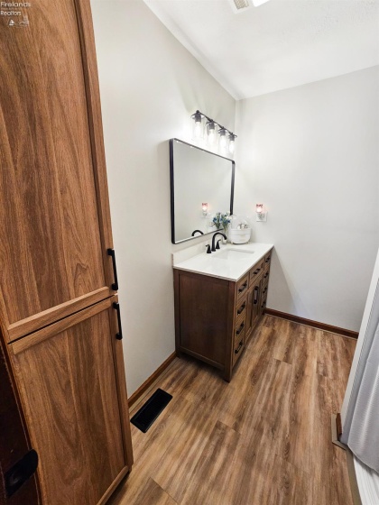 1909 South Main St., Clyde, 43410, 2 Bedrooms Bedrooms, ,2 BathroomsBathrooms,Residential,For Sale,South Main St.,20262354