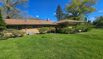 1001 Green Hills Road, Toledo, 43607, 3 Bedrooms Bedrooms, ,2 BathroomsBathrooms,Residential,For Sale,Green Hills,20262367