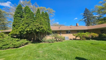 1001 Green Hills Road, Toledo, 43607, 3 Bedrooms Bedrooms, ,2 BathroomsBathrooms,Residential,For Sale,Green Hills,20262367