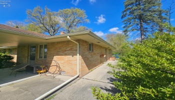 1001 Green Hills Road, Toledo, 43607, 3 Bedrooms Bedrooms, ,2 BathroomsBathrooms,Residential,For Sale,Green Hills,20262367
