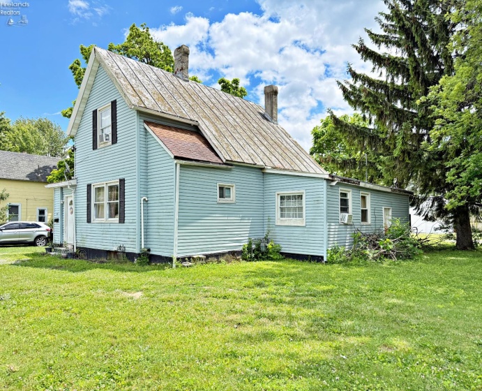 253 4th Avenue, Tiffin, 44883, ,Multiple Units,For Sale,4th,20262400