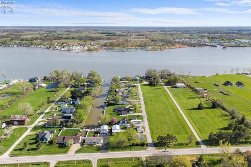 91 Nancy Drive, Port Clinton, 43452, 3 Bedrooms Bedrooms, ,2 BathroomsBathrooms,Residential,For Sale,Nancy,20262461