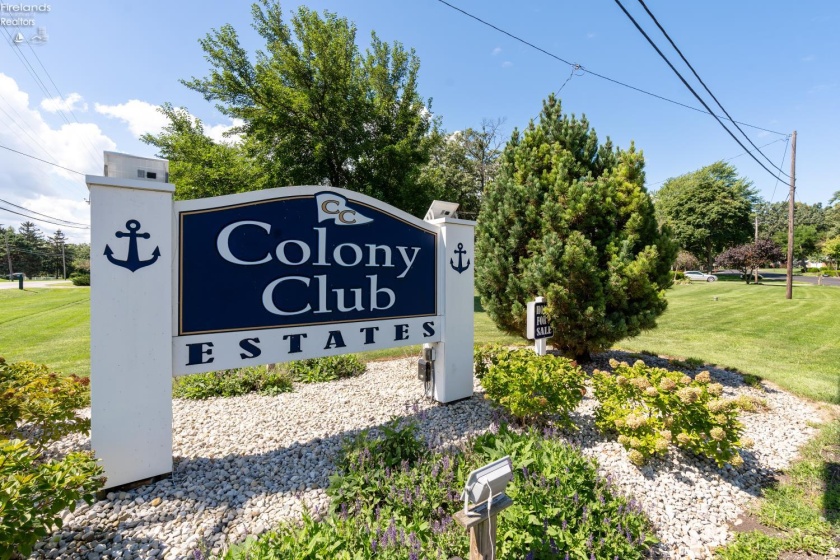 2212 Carriage Lane, Port Clinton, 43452, 3 Bedrooms Bedrooms, ,2 BathroomsBathrooms,Residential,For Sale,Carriage,20262480