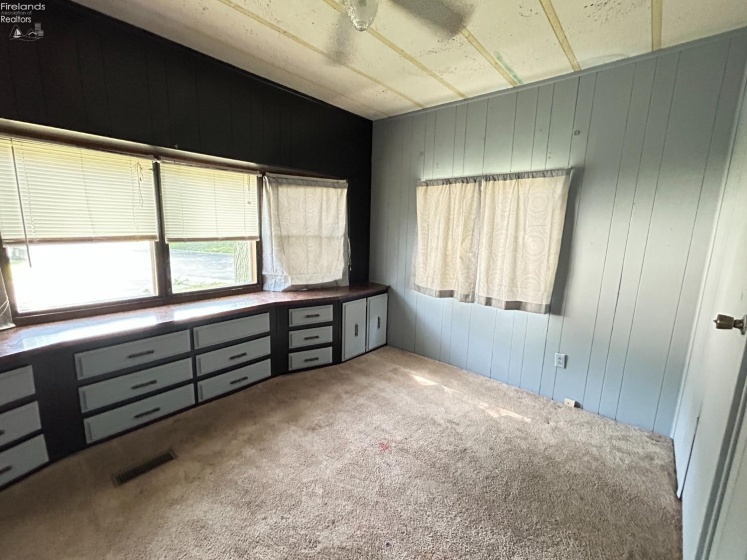 1730 Port Clinton Road, Fremont, 43420, 3 Bedrooms Bedrooms, ,2 BathroomsBathrooms,Residential,For Sale,Port Clinton,20262322