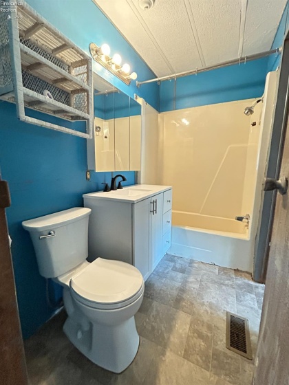 1730 Port Clinton Road, Fremont, 43420, 3 Bedrooms Bedrooms, ,2 BathroomsBathrooms,Residential,For Sale,Port Clinton,20262322