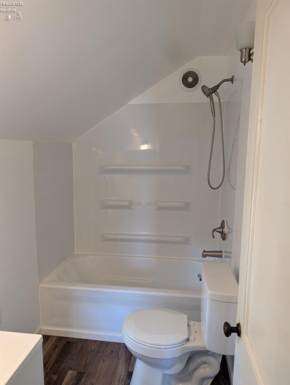 412 Ewing Street, Fremont, 43420, 2 Bedrooms Bedrooms, ,1 BathroomBathrooms,Residential,For Sale,Ewing,20262484