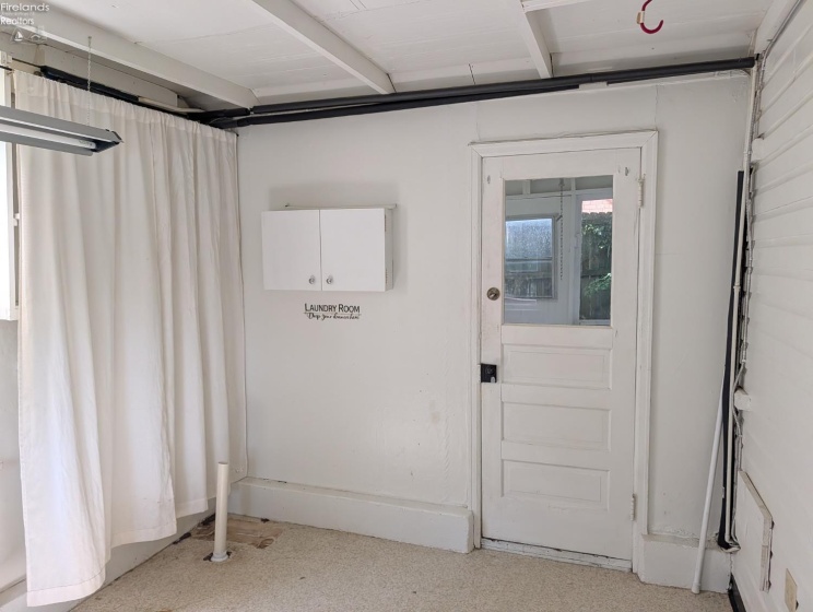 412 Ewing Street, Fremont, 43420, 2 Bedrooms Bedrooms, ,1 BathroomBathrooms,Residential,For Sale,Ewing,20262484