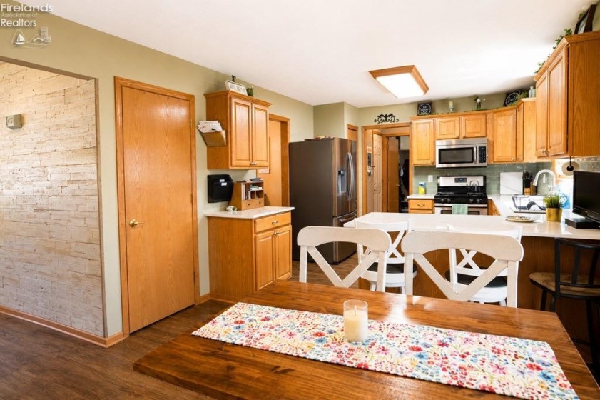 918 Armstrong St, Willard, 44890, 4 Bedrooms Bedrooms, ,3 BathroomsBathrooms,Residential,For Sale,Armstrong St,20262486