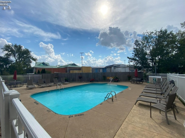 49 Marina Point Drive, Sandusky, 44870, 1 Bedroom Bedrooms, ,1 BathroomBathrooms,Residential,For Sale,Marina Point,20262475